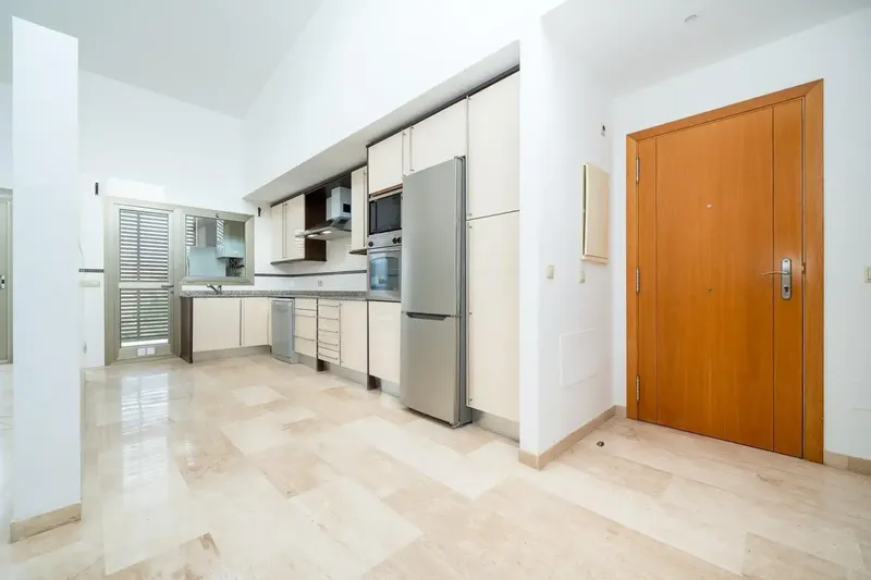 Discover this impressive penthouse located in the coveted area of Son Espanyolet, just 10 minutes from the sea and with unparalleled views — photo 7