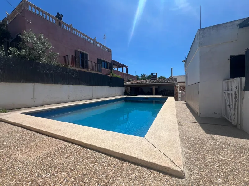 Independent chalet with 400 m² plot a few meters from the sea in Cala Gamba — photo 3