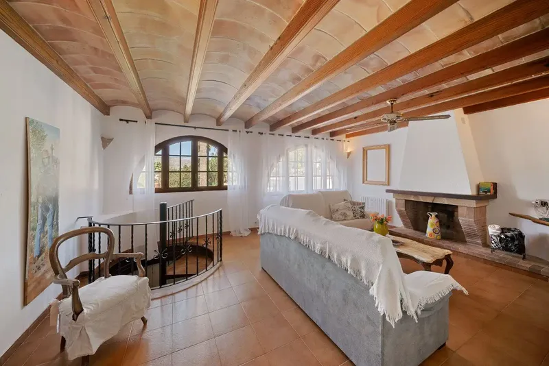 Beautiful finca in Pollença of approx. 3,000 m2 consisting of 2 houses of 261 m2 and 235 m2, large pool, outdoor toilet, barbecue porch — photo 11