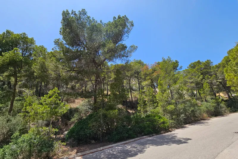 Large building plot with sea and harbor views in a quiet location — photo 6