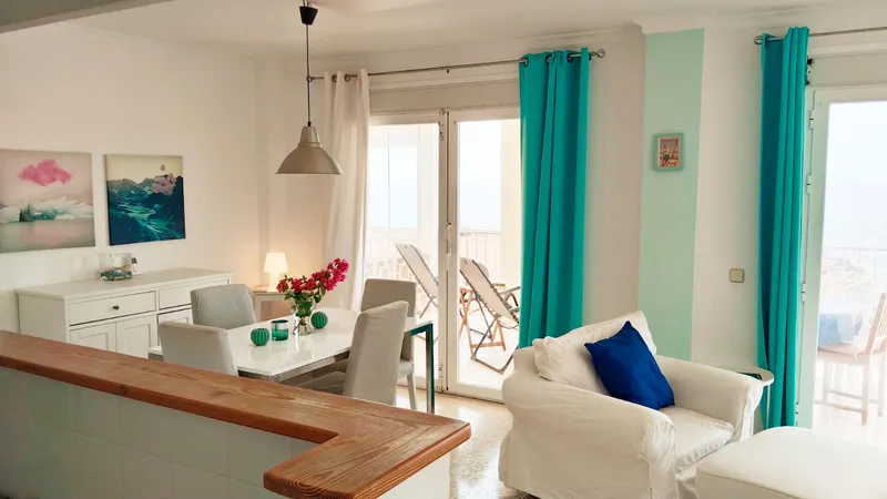 IA-183-1 Apartment on the seafront — photo 3