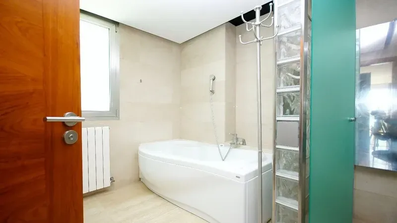 Exceptional Contemporary Villa for Sale in Aucanada — photo 12