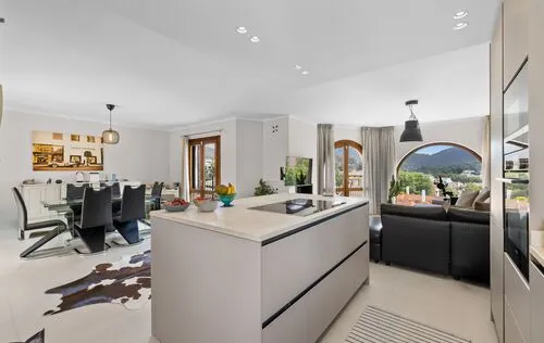 2 Bedrooms in Camp de Mar — photo 5