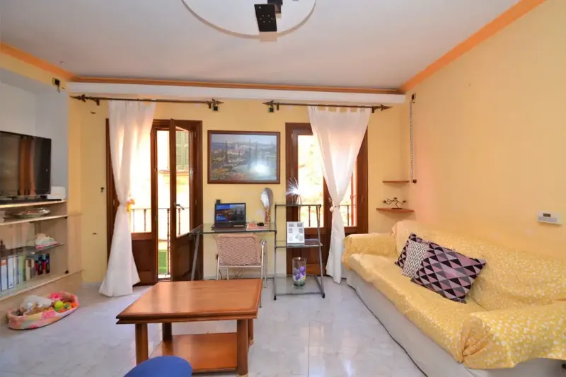 Fantastic 135 m² apartment in the heart of Alcudia, located on a corner just 100 meters from Plaza de la Constitución and the old town — photo 2
