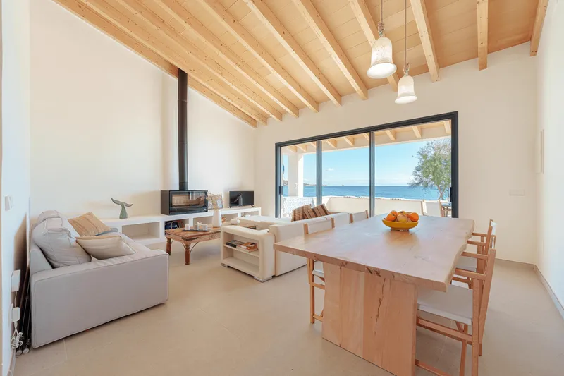 Seasonal rental: Seafront residence in Capdepera for rent — photo 3