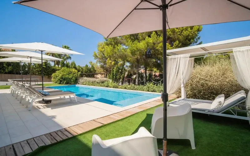 Modern villa with pool and garden in a sought-after location in Nova Santa Ponsa — photo 6