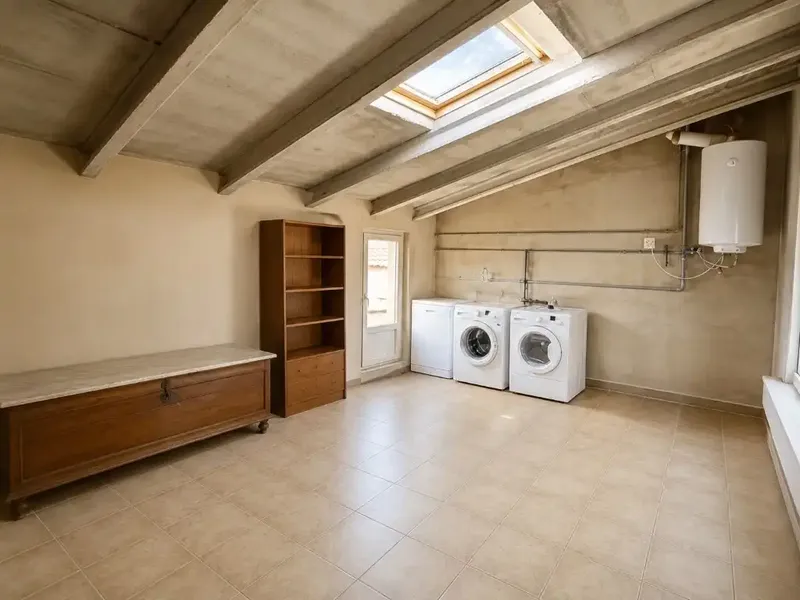In the center of Mancor de la Vall, one of the most charming villages in the Serra de Tramuntana, we present this spacious village house — photo 2