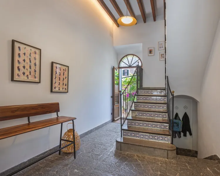 Traditional and renovated century-old townhouse in central Sóller — photo 3