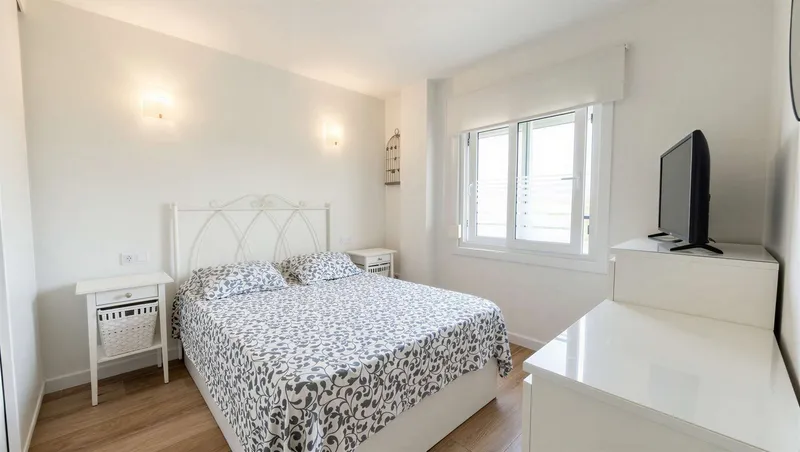 Charming apartment with plenty of natural light and a balcony — photo 3