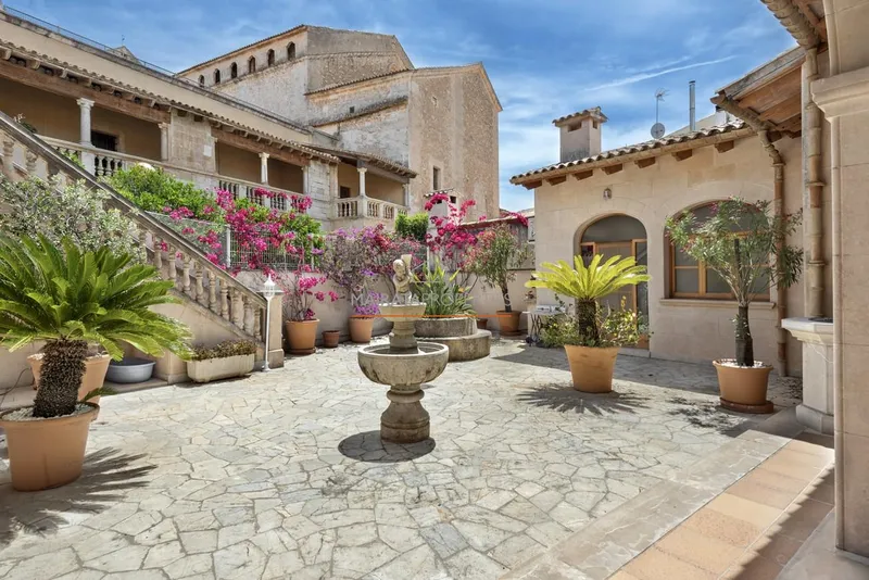 Elegant Townhouse for Sale in Muro with Courtyard, Sauna and Double Garage — photo 2