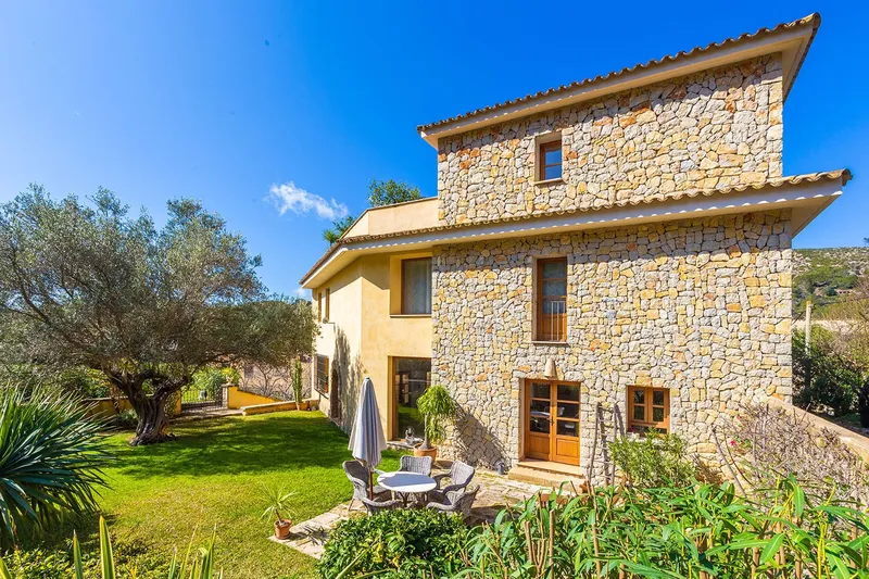 Investment property: Mediterranean estate with versatile uses — photo 12