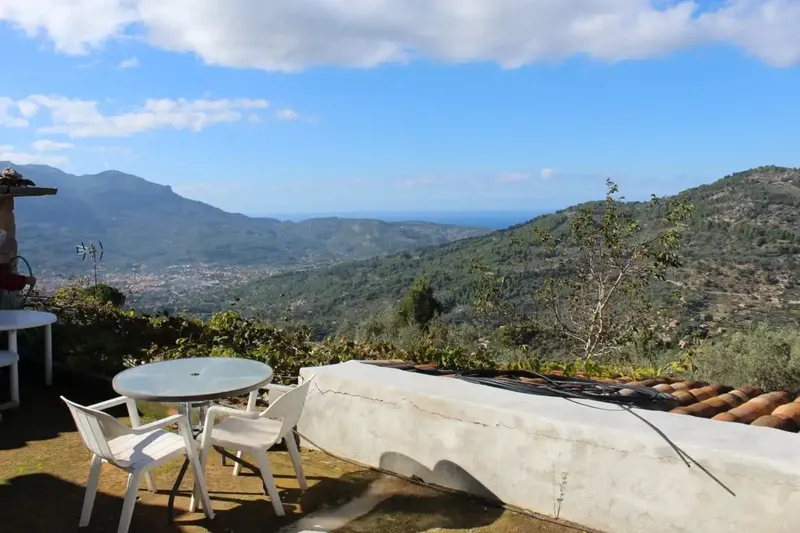An old stone house with so much land sounds incredible! — photo 5