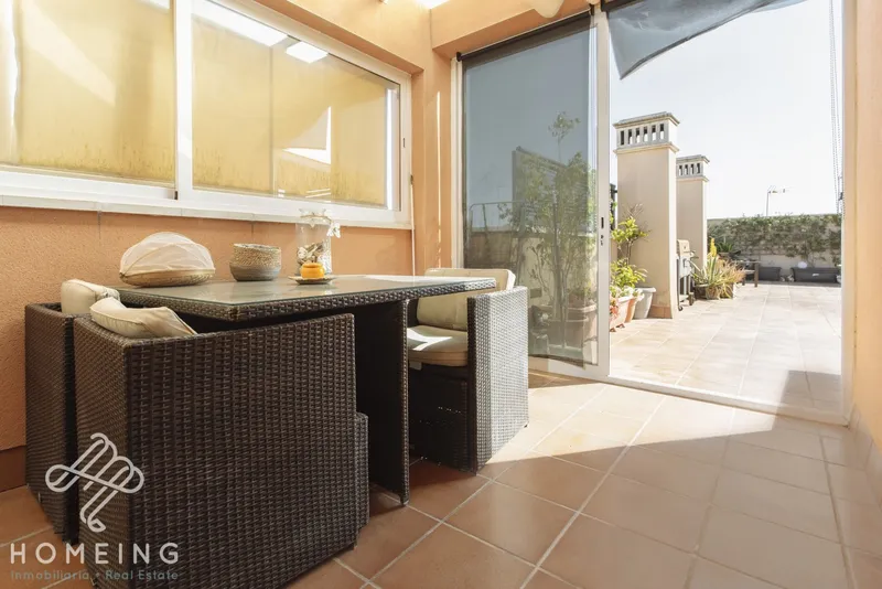 Penthouse with large terrace, elevator, communal pool and parking with storage room. — photo 6