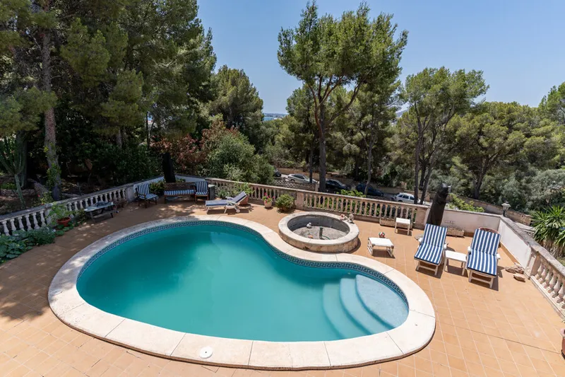 Unique Villa Full of Potential in Prime Location – Portals Nous — photo 1