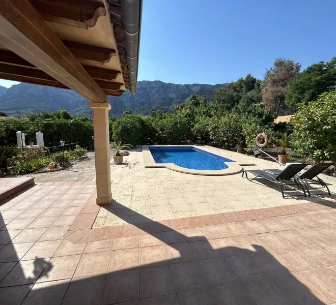 Beautiful property with swimming pool — photo 1