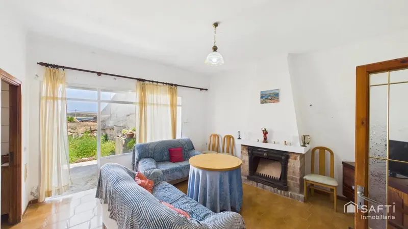 Spacious home with terrace, views and great potential in Capdepera — photo 1