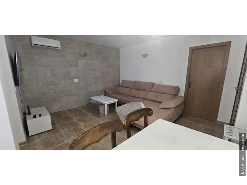 Flat for rent on Calle d'En Gual — photo 1