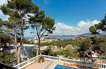 Sea view villa plus building plot for sale in Santa Ponsa — photo 1