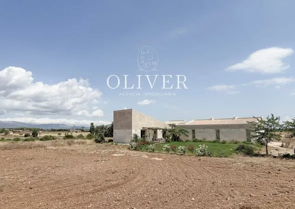 Estate in Llubi — photo 1