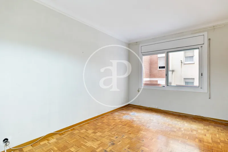 Apartment for rent on Calle Sant Gervasi de Cassoles — photo 2