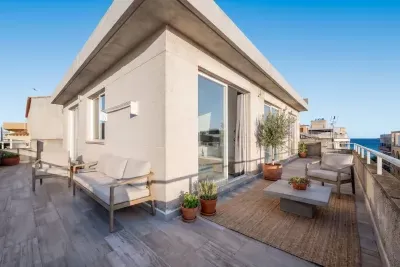 Penthouse 2BR Sea Views Near Beach — photo 1