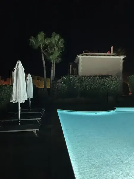 Planta baja, con dos habitaciones y dos baños, completos, cocina, americana, salón, zona para lavadora y limpieza , terraza con acceso direc — photo 5