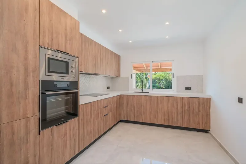 Exclusive chalet for sale in a sought-after area of Santa Ponsa, just a few minutes' walk from the beach. — photo 4