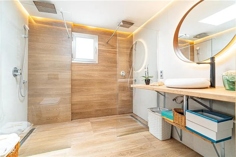 Designer penthouse of approx. 240 m² in a residential complex with a swimming pool in the Zona Colegios area — photo 12