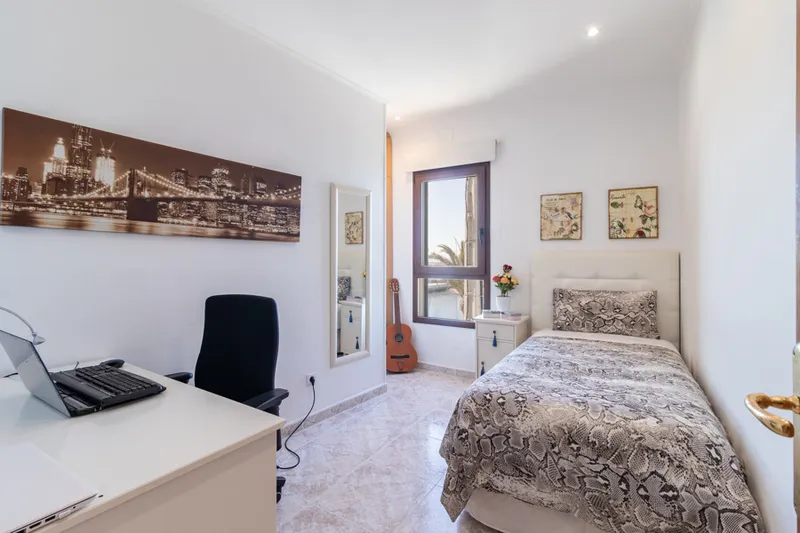 Unique First Line Duplex Property with Amazing Views and Huge Rooftop Terrace — photo 12