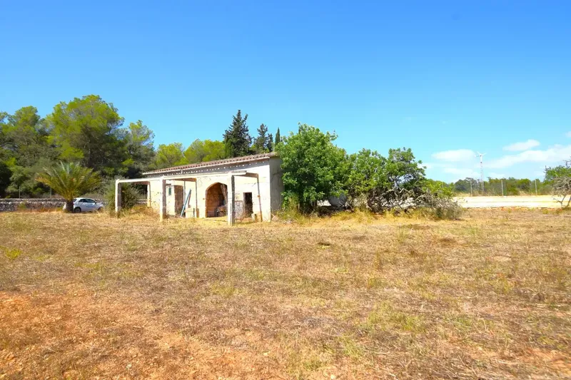 Discover this magnificent rustic estate located in the Son Blay area, just 2.7 km from the town center and with direct access by road — photo 5