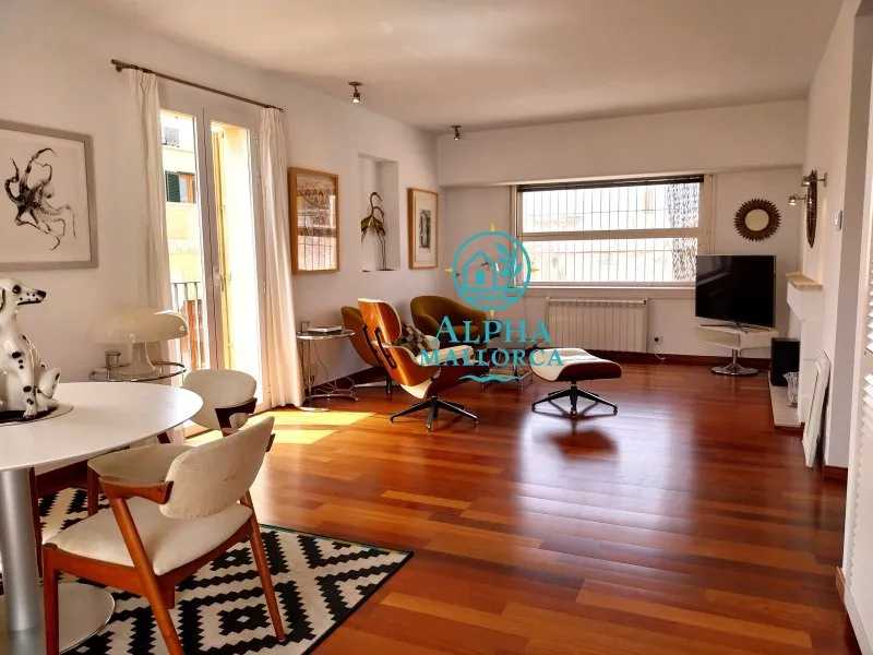 Palma Old Town: Renovated apartment with private terrace and optional underground parking space — photo 6