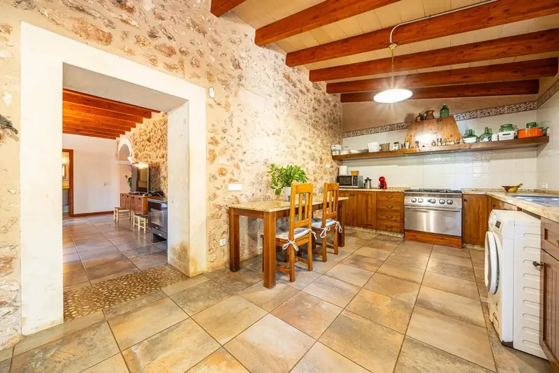 Charming country villa in Campos (Balearic Islands) on a 12,000 m2 plot with 340 m2 of built area, private pool and — photo 9
