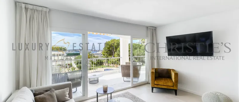 Renovated apartment in Puerto Portals with sea views in Silverpoint — photo 1