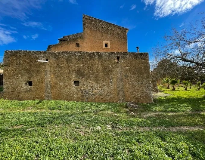 Historic rustic property with great potential and offers... — photo 9