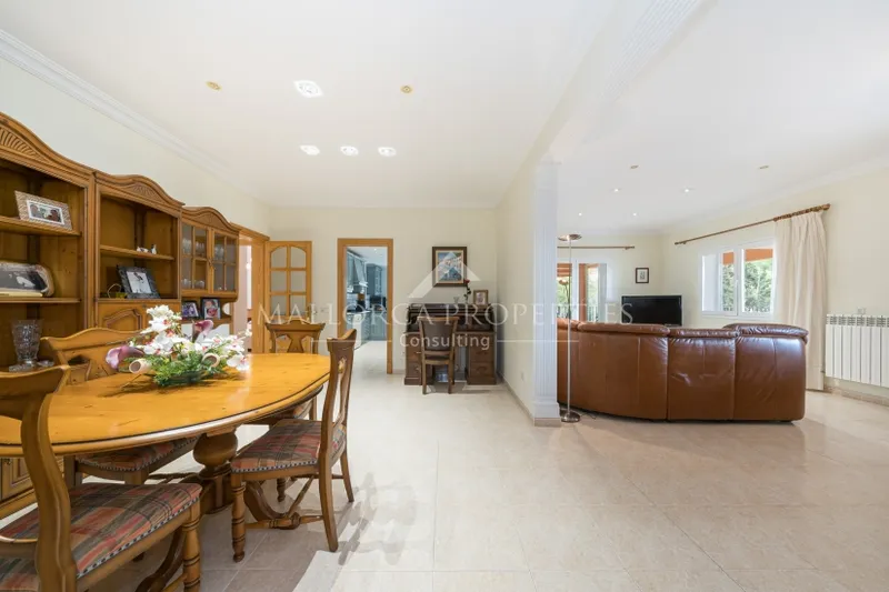 Villa with pool in prime central location in Portals Nous — photo 4
