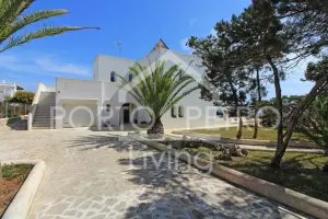 Ref. PRO182 – Quietly located villa in first sea line of Cala d'Or — photo 1
