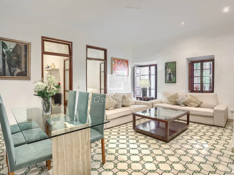 330m² apartment for sale in Palma de Mallorca — photo 2