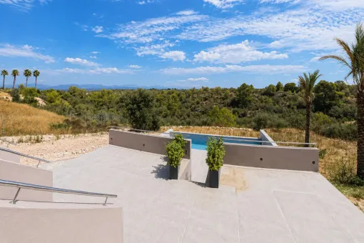 Son Gual, modern new-build villa with infinity pool and spacious terraces in Son Gual — photo 4