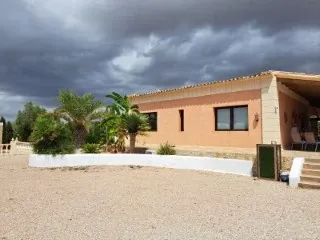 Well-maintained finca in a quiet area Rustic Finca 4 bedrooms — photo 3