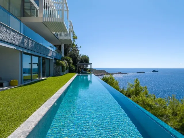 Ultimate luxury villa for sale overlooking the sea in Port Adriano, southwest Mallorca — photo 2