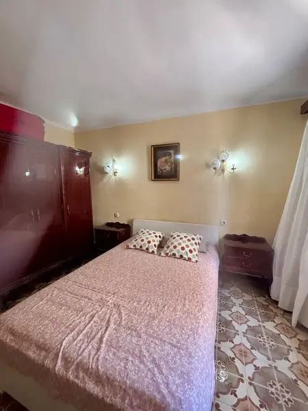 House located in the old town of Alcudia. On the ground floor there is a double bedroom, living-dining room and kitchen. And then a — photo 9
