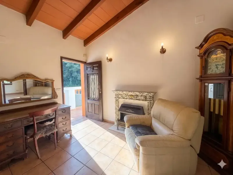 Located in the quiet outskirts of the coveted Genoa neighborhood, minutes from Palma, this exceptional property sits on a — photo 6