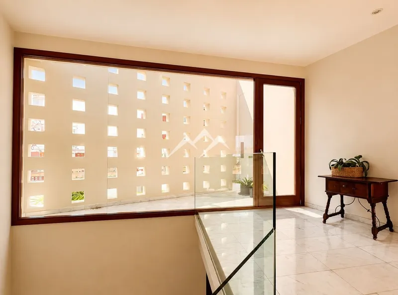 Apartment with sea views and pool in Cala Major — photo 6
