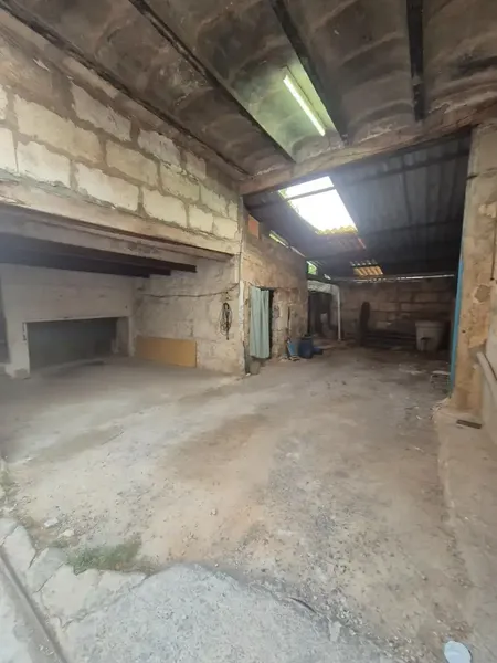 Unique opportunity: free-standing house with enormous potential and garden — photo 2