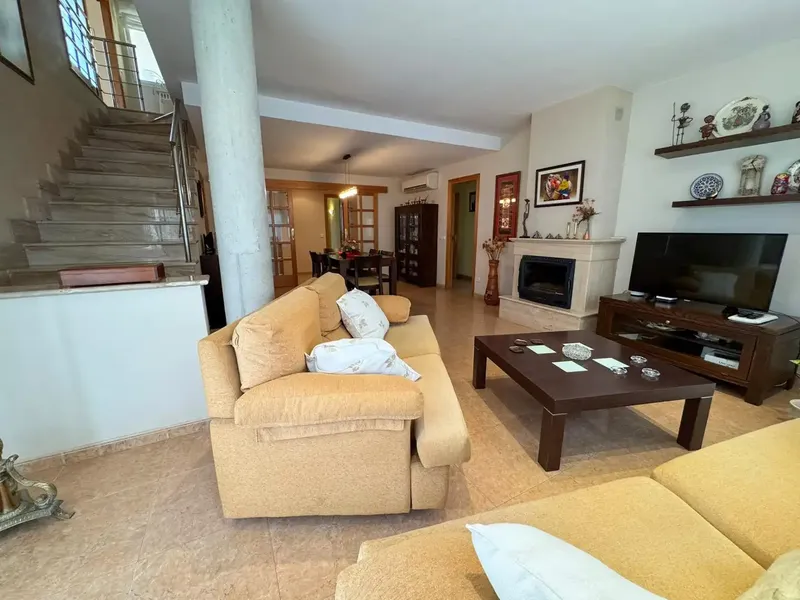 Located in the quiet and family-friendly area of Son Amonda in Inca, this spectacular duplex chalet stands out for its spaciousness and comfort. — photo 5