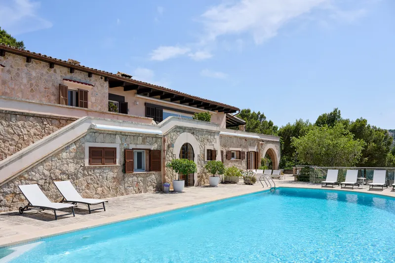 Exclusive: Stunning Mallorcan-style estate with a vacation rental license and breathtaking views across the bay - Marcel Remus Real Estate — photo 3