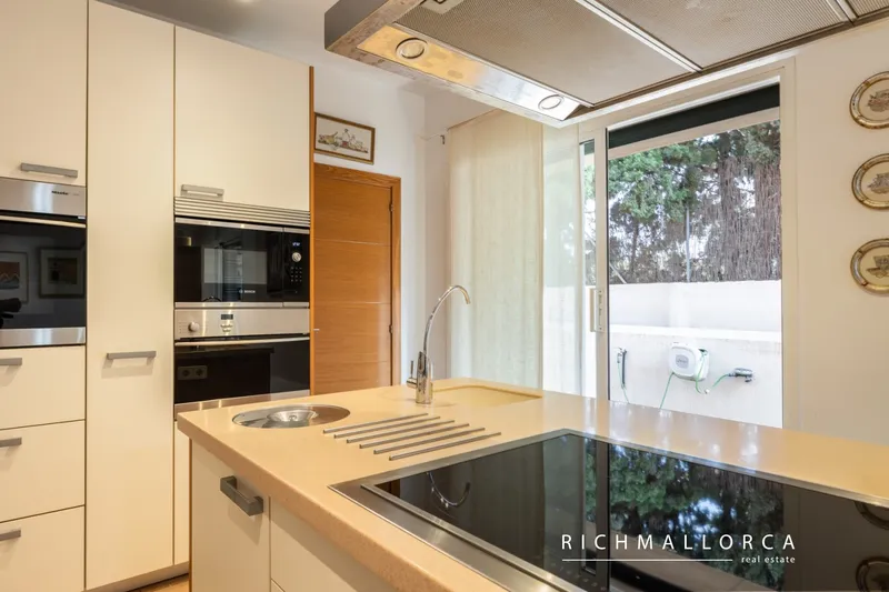 Bright family home with pool for sale in the prestigious pine area of Bonanova — photo 10