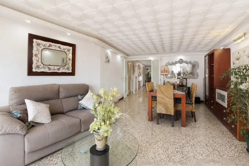 130m² apartment with 5 rooms, 2 bathrooms and balcony for sale — photo 4