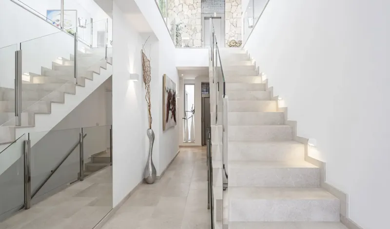 Luxury villa with sea views in Santa Ponsa — photo 9