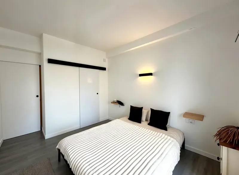 This elegant renovated flat is located in the charming area of Ses Cadenes, in the popular Playa de Palma, just steps from the long beach — photo 7